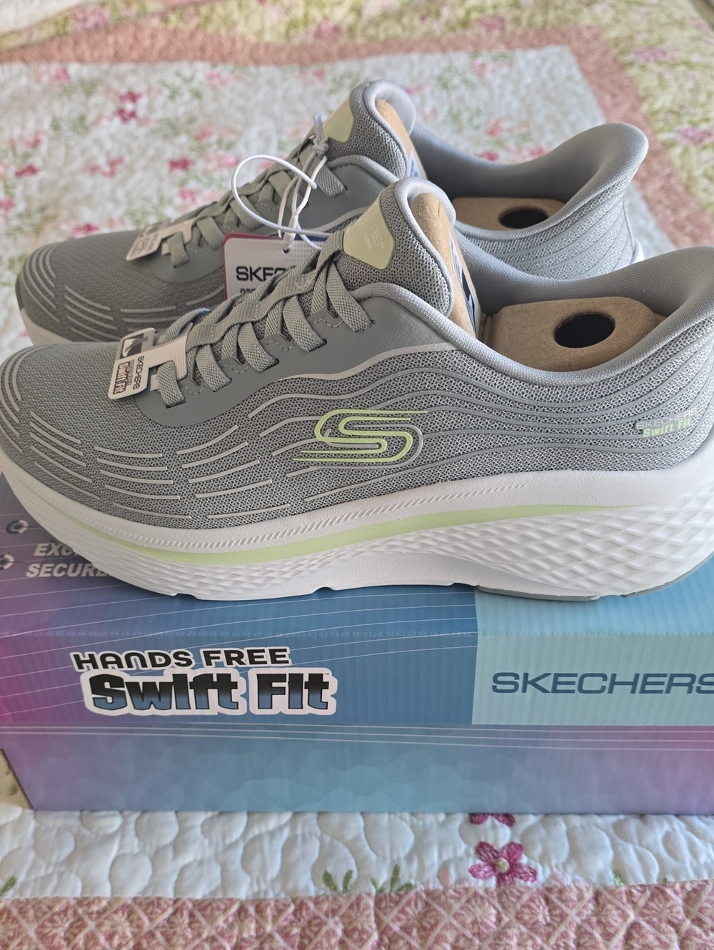 Skechers Swift Fit Light Gray Slip-On Sneakers Women's 8.5 - Picture 4 of 6